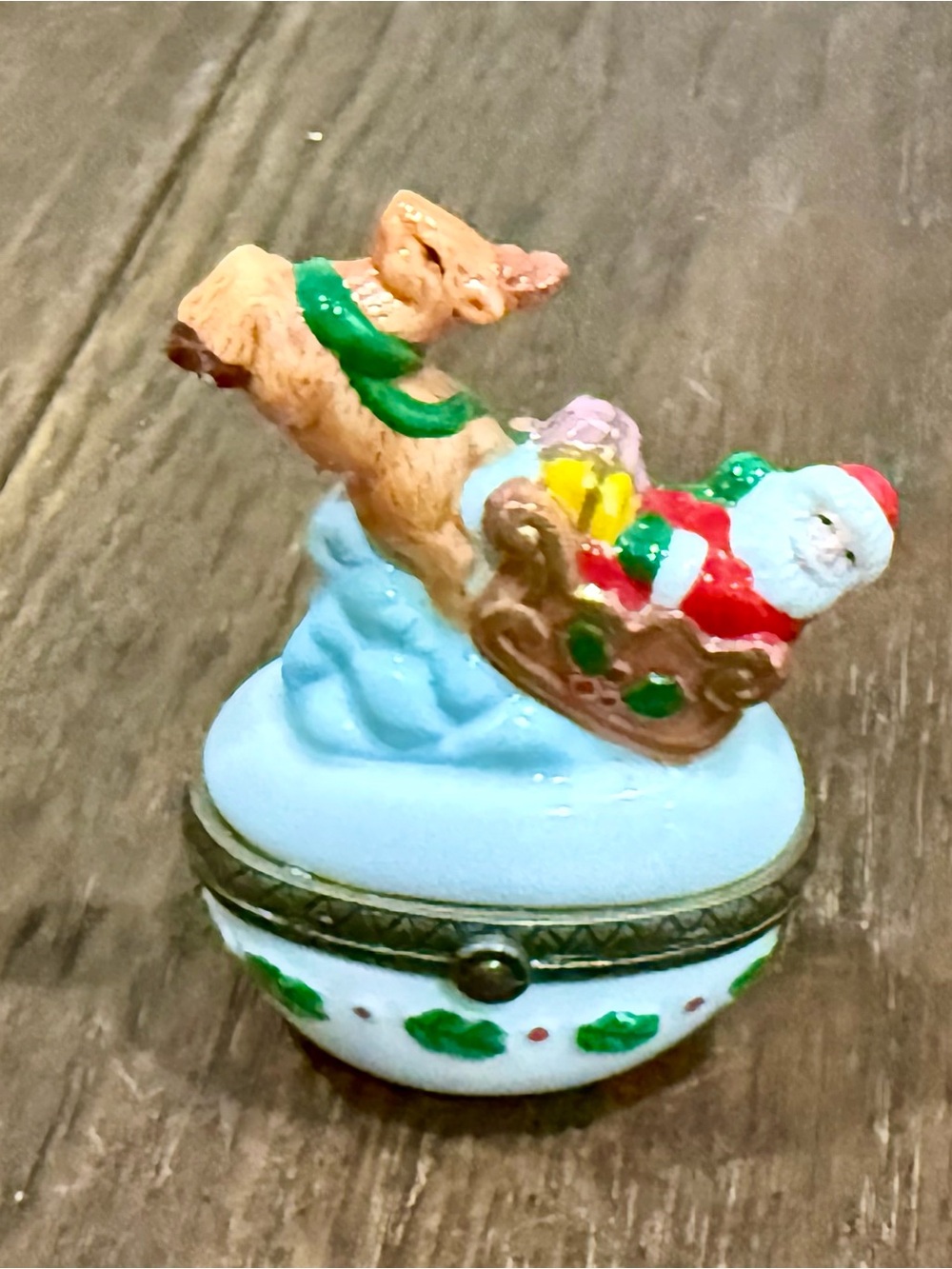Hinged Trinket Box - Santa And Reindeer Flying - Great Condition - Gently Used
